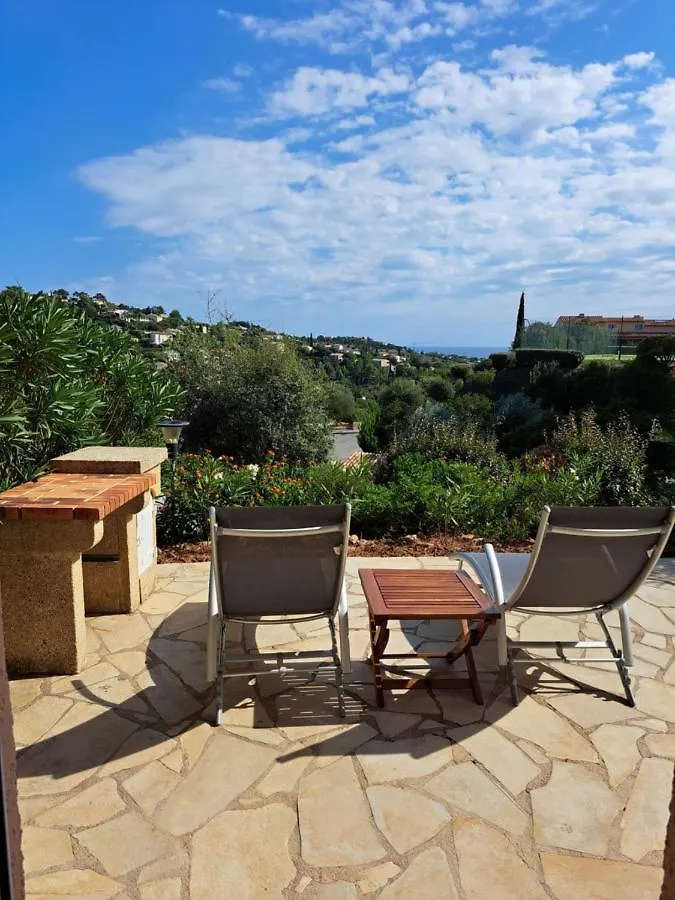 Appartement Climatise - Terrasse Avec Apercu Mer - Golf De St Tropez Les Issambres Daire
